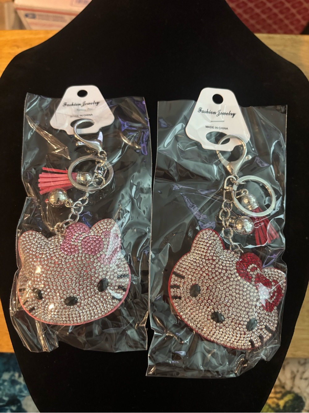 Fashion Jewelry Pink and Red Crystal Kitty Keychain with Tassel